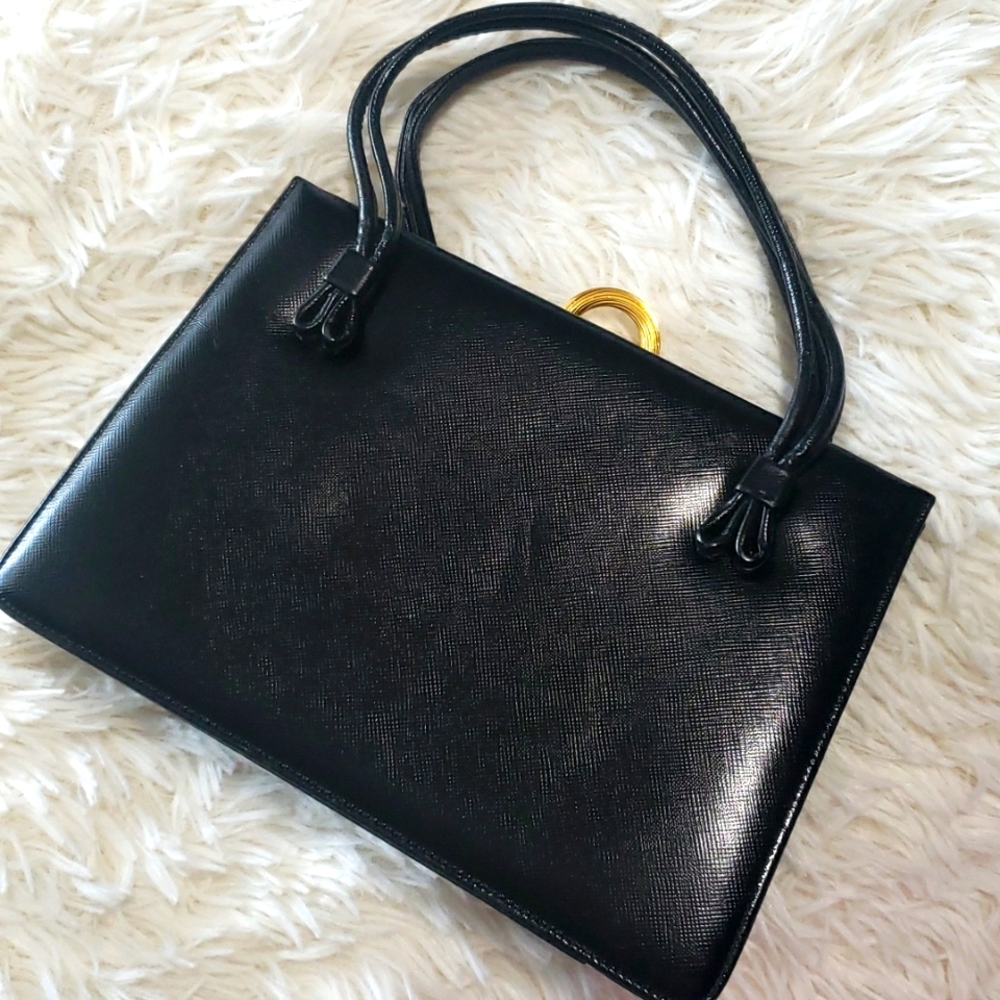 Bienen-Davis Black Vintage Hanbag w/ mirror. Brand Seen in Museums & Hollywood.